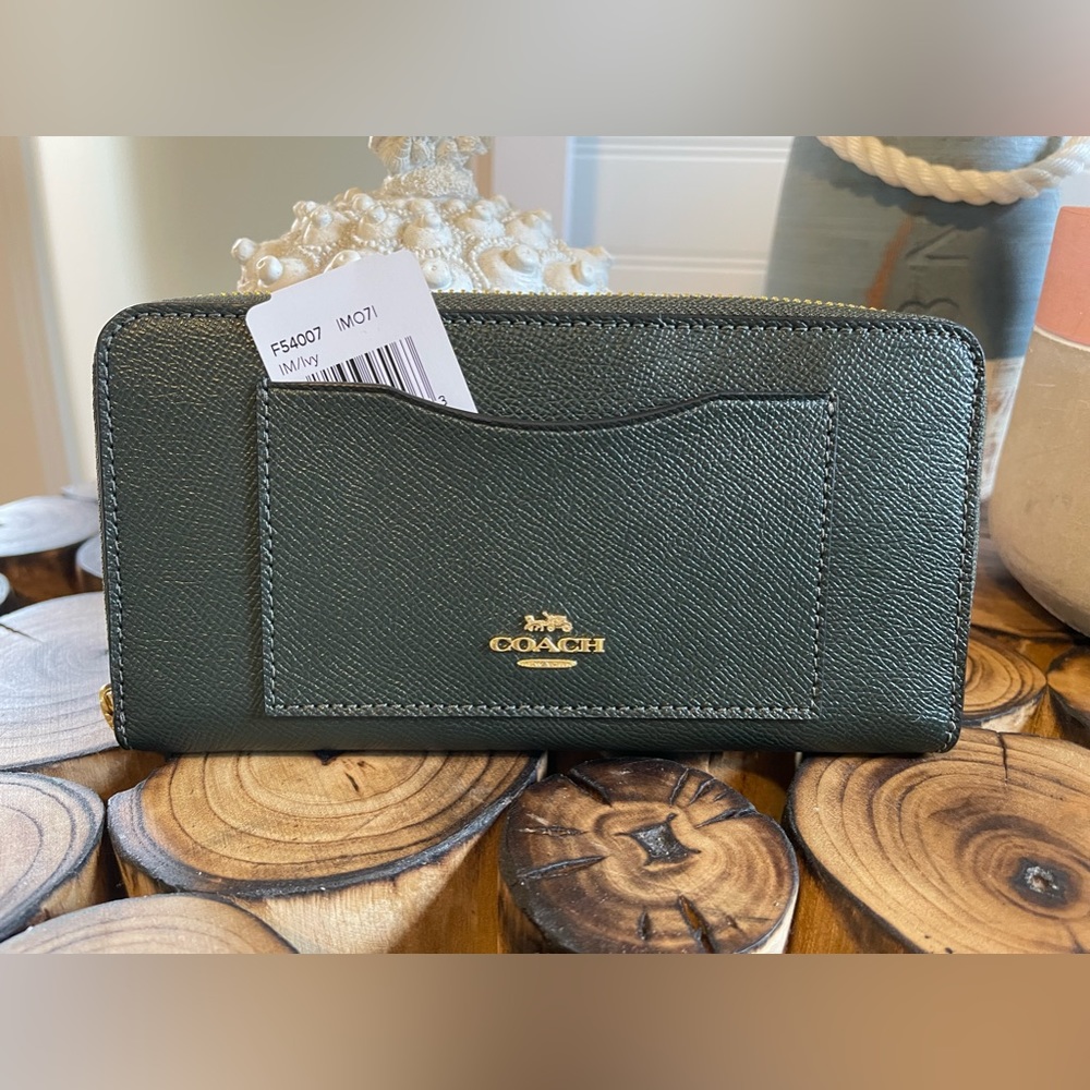 NWT Coach Wallet